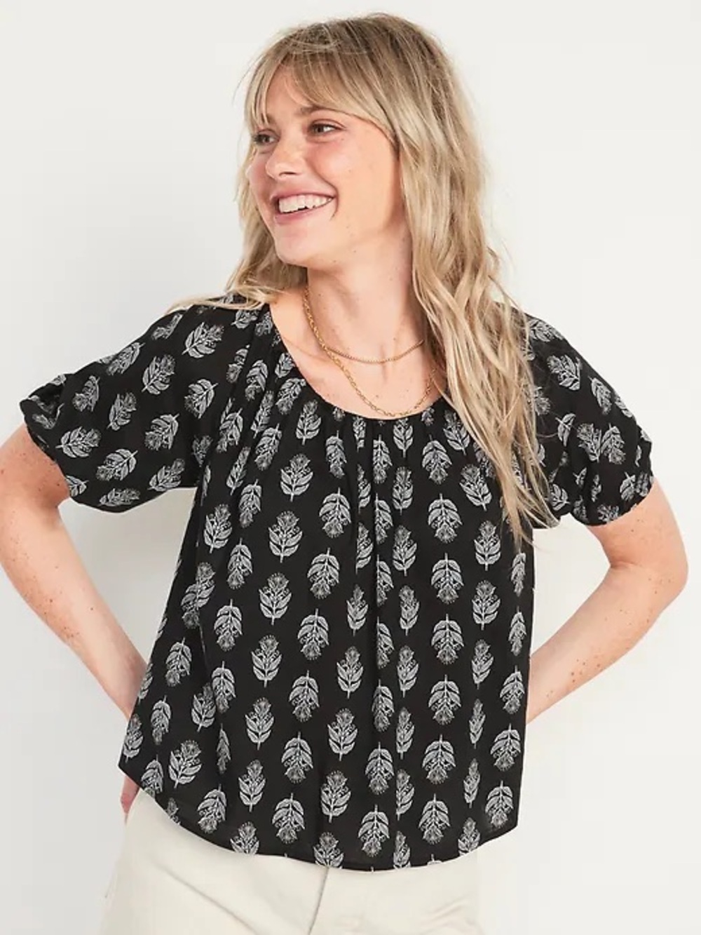 Old Navy‎ Women’s Black Puff Sleeve Peasant Top with White Leaf Print Large